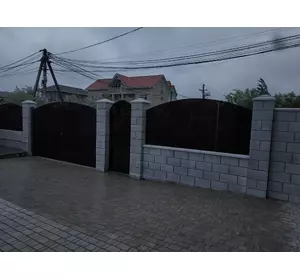 Паркани з полікарбонату Паркани з полікарбонату